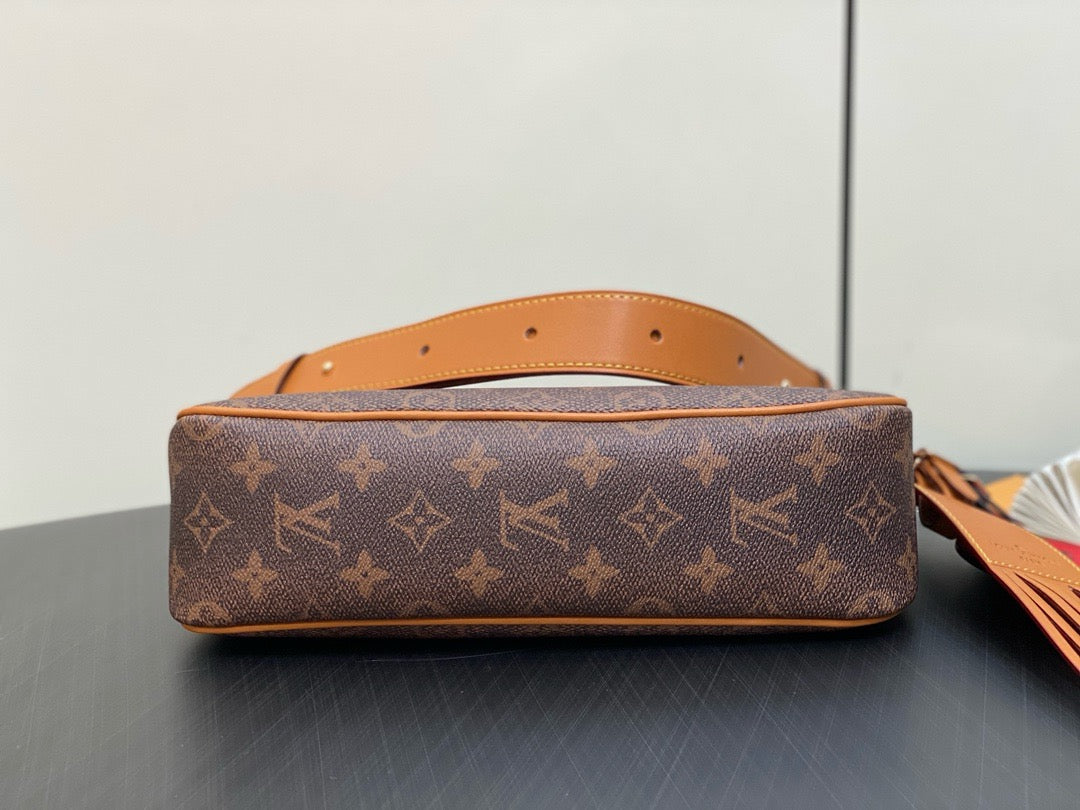 Louis Vuitton M11623 Pochette Accessoire XL