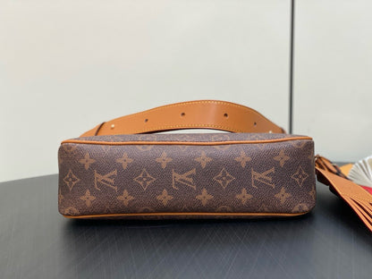 Louis Vuitton M11623 Pochette Accessoire XL