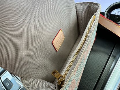 Louis Vuitton N40674 Steamer Wearable Wallet