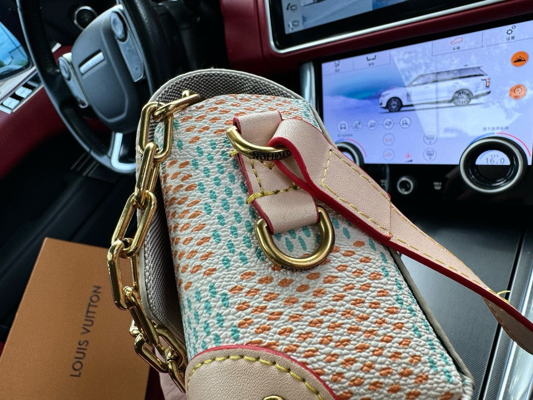 Louis Vuitton N40674 Steamer Wearable Wallet