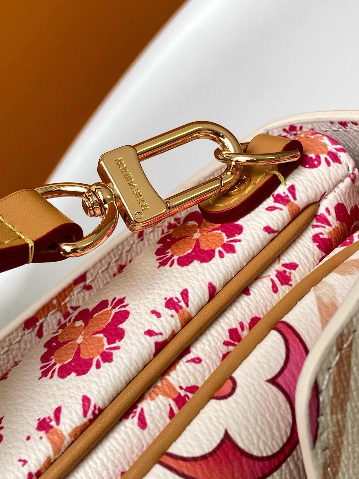 Louis Vuitton M11461 Pochette Métis