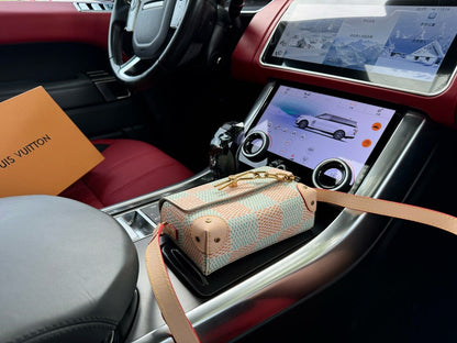 Louis Vuitton N40674 Steamer Wearable Wallet