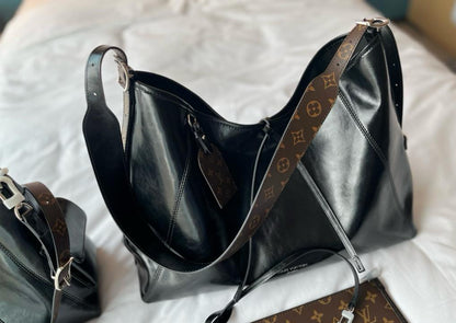 Louis Vuitton M25143 CarryAll Dark MM