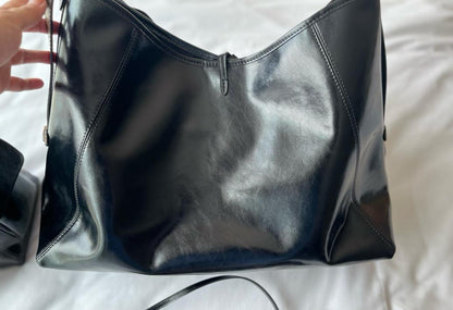 Louis Vuitton M25143 CarryAll Dark MM