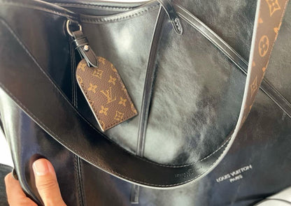 Louis Vuitton M25143 CarryAll Dark MM