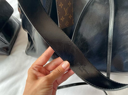 Louis Vuitton M25143 CarryAll Dark MM