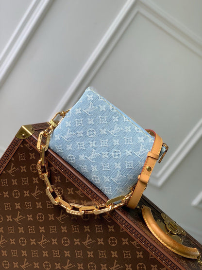 Louis Vuitton M11401 Coussin BB