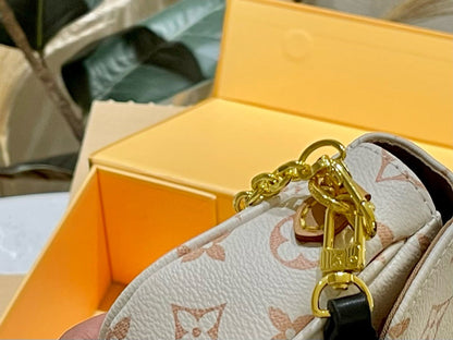 Louis Vuitton M83091 Wallet on Chain Ivy