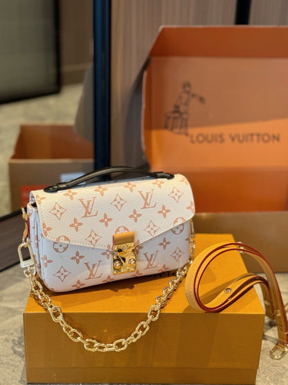 Louis Vuitton M46914 Pochette Métis East West