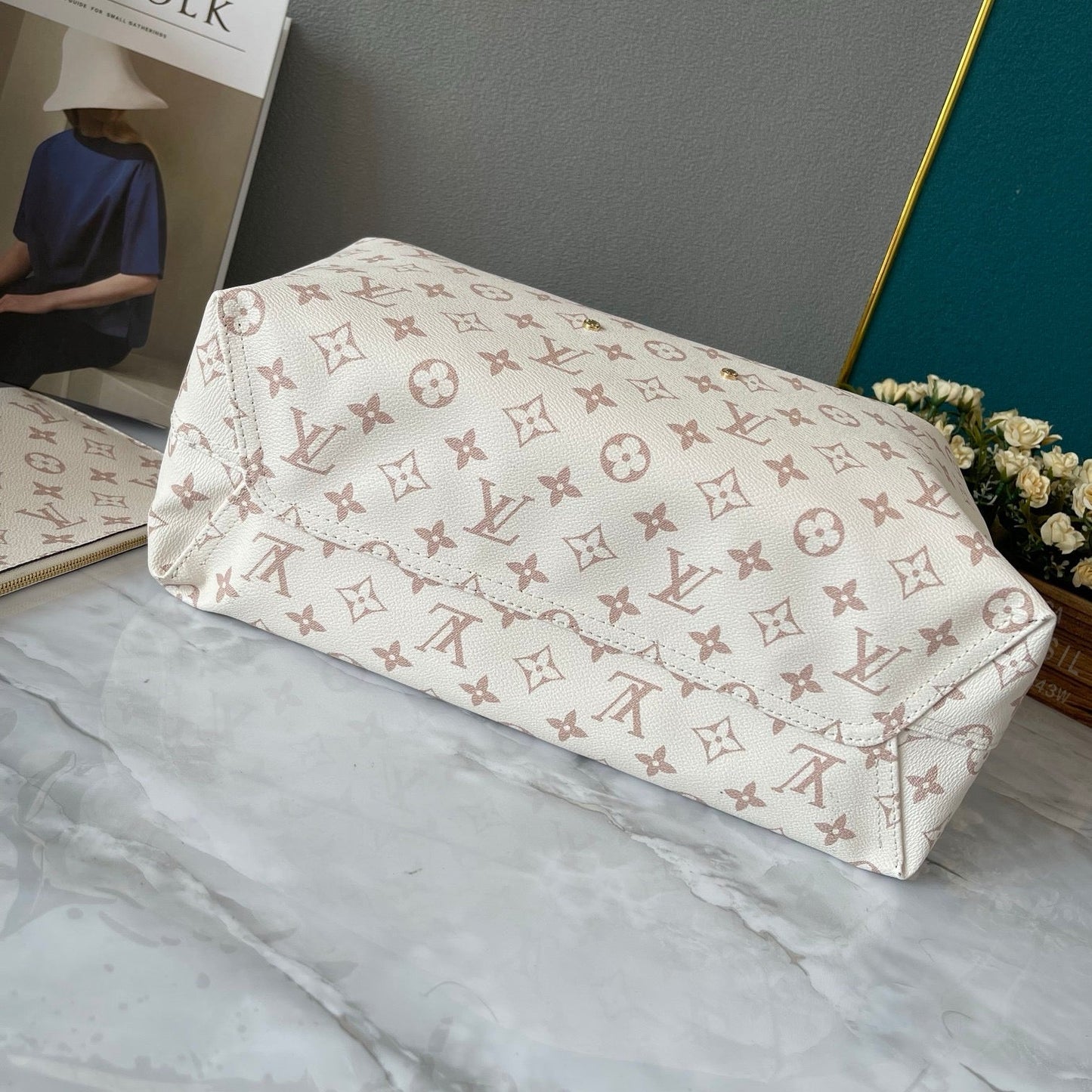 Louis Vuitton M24409 Atlantis GM