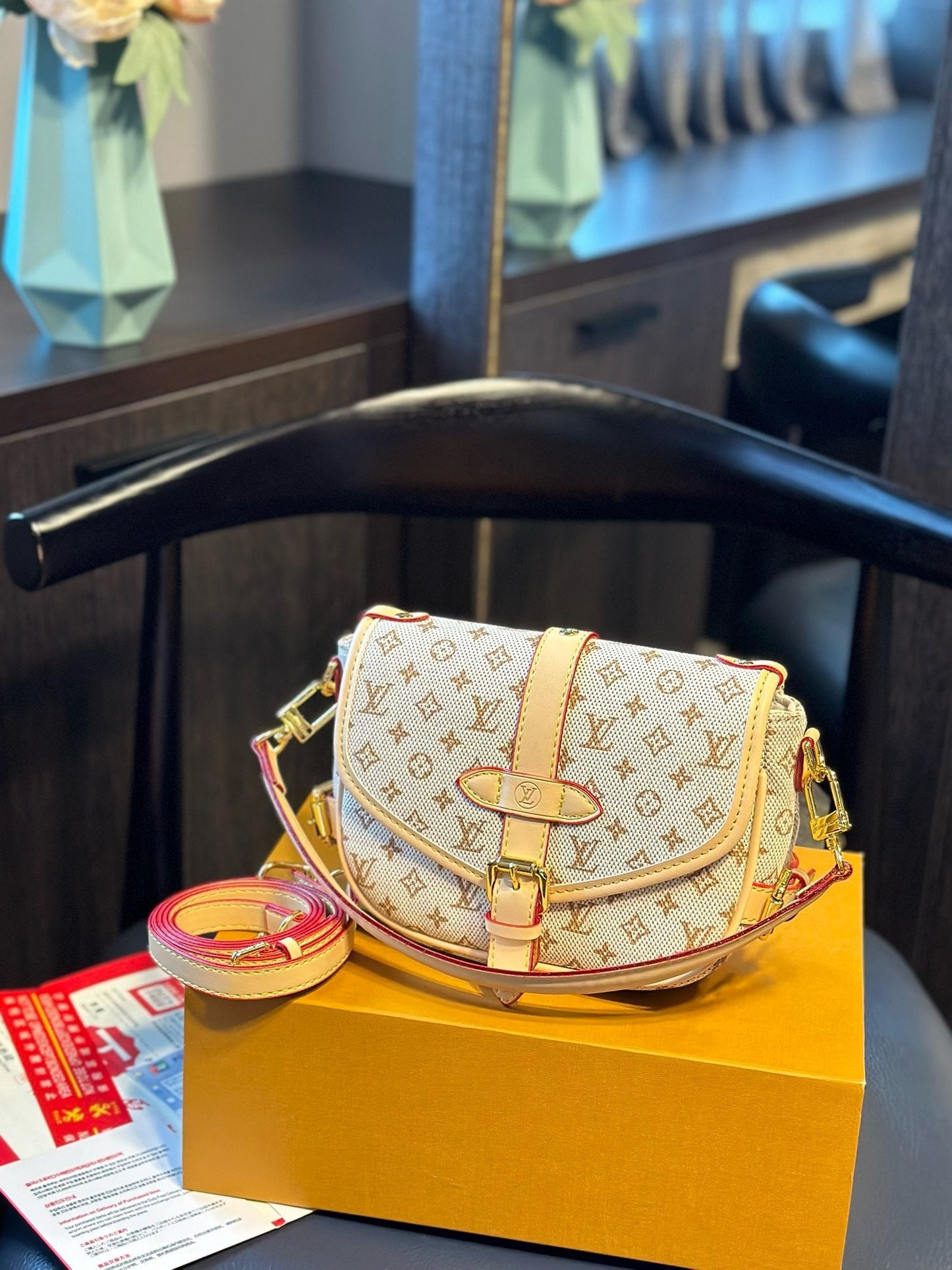 Louis Vuitton M12327 Saumur BB