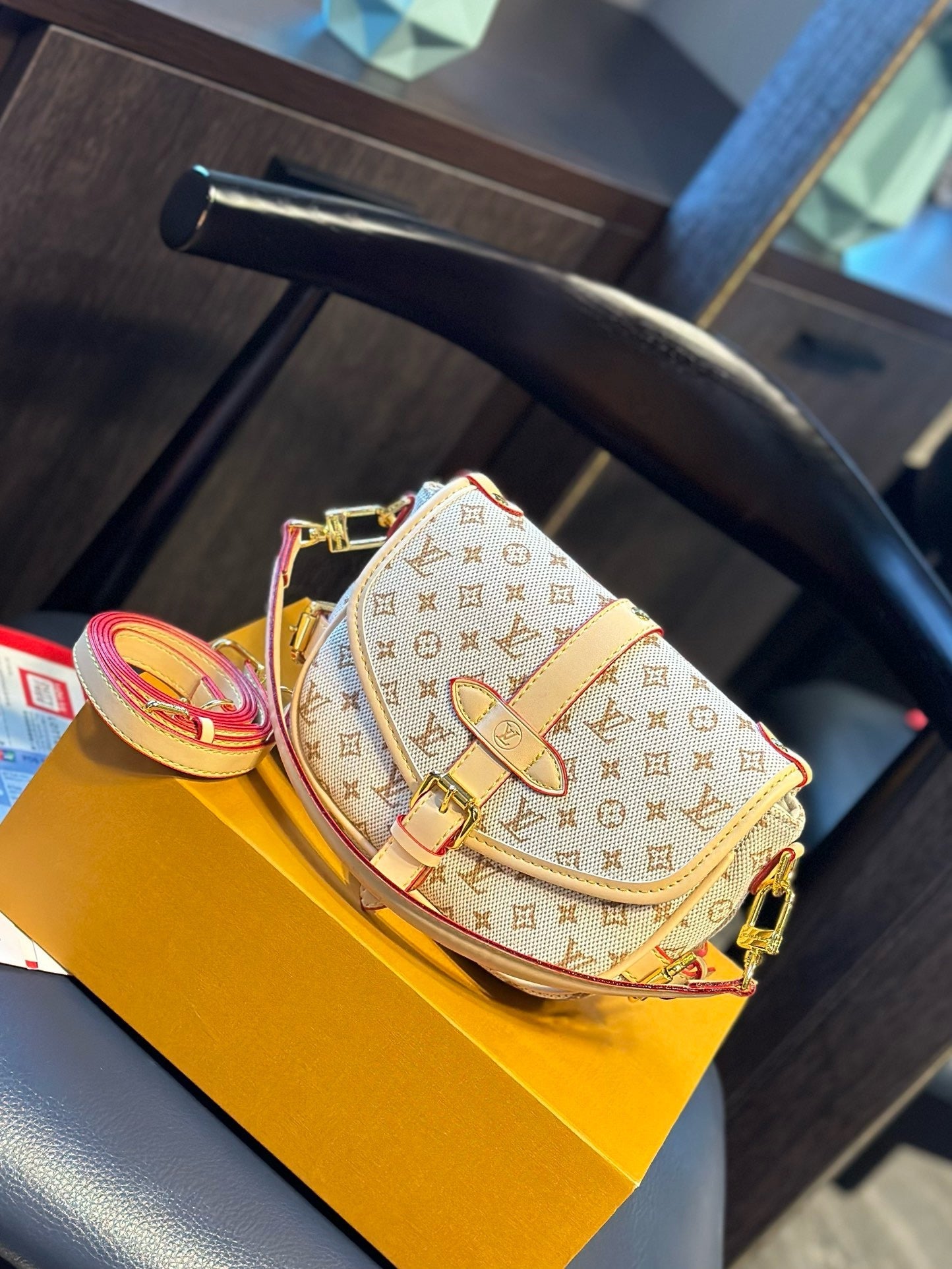 Louis Vuitton M12327 Saumur BB