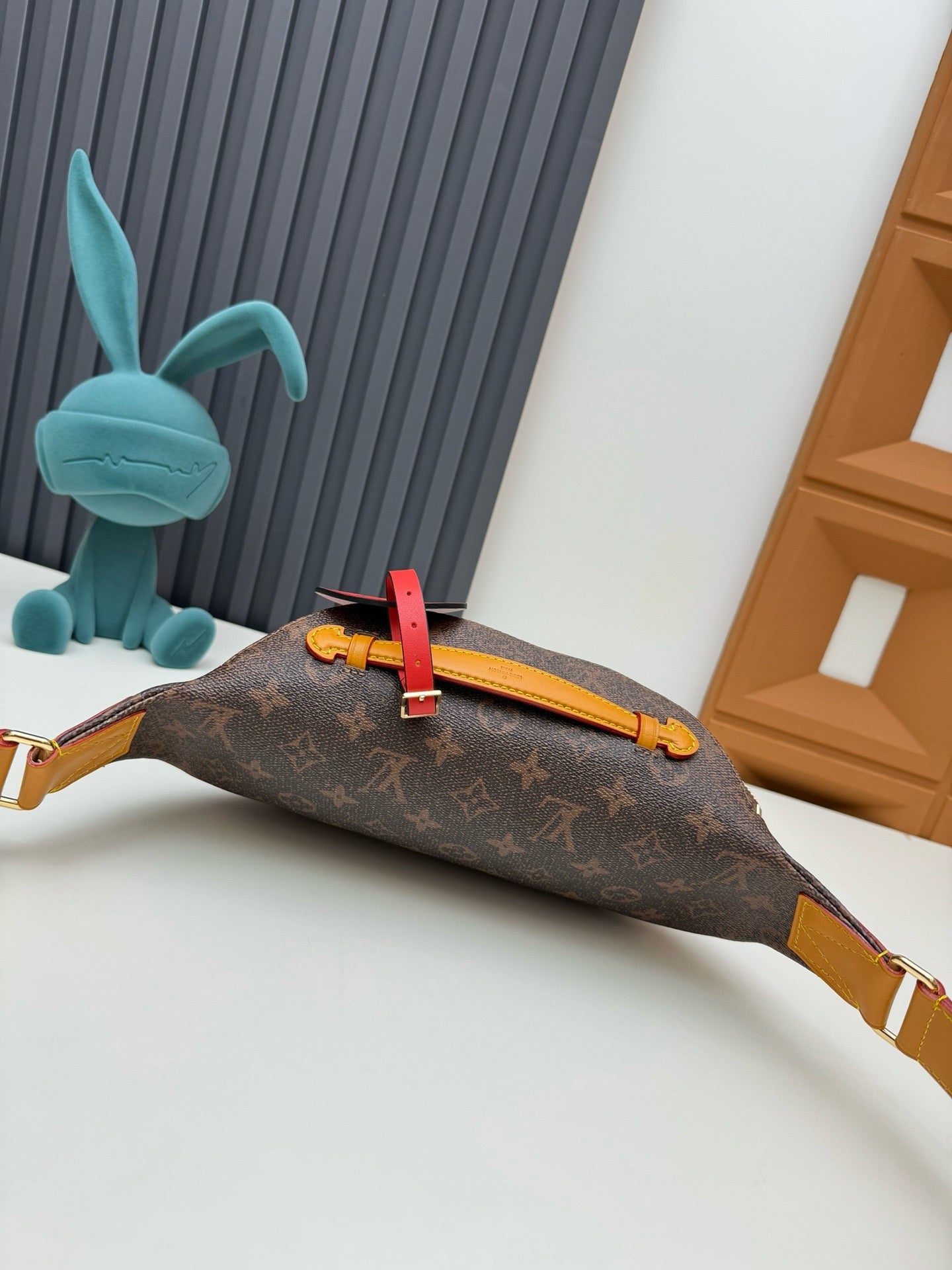 Louis Vuitton M11539 Rush Bumbag