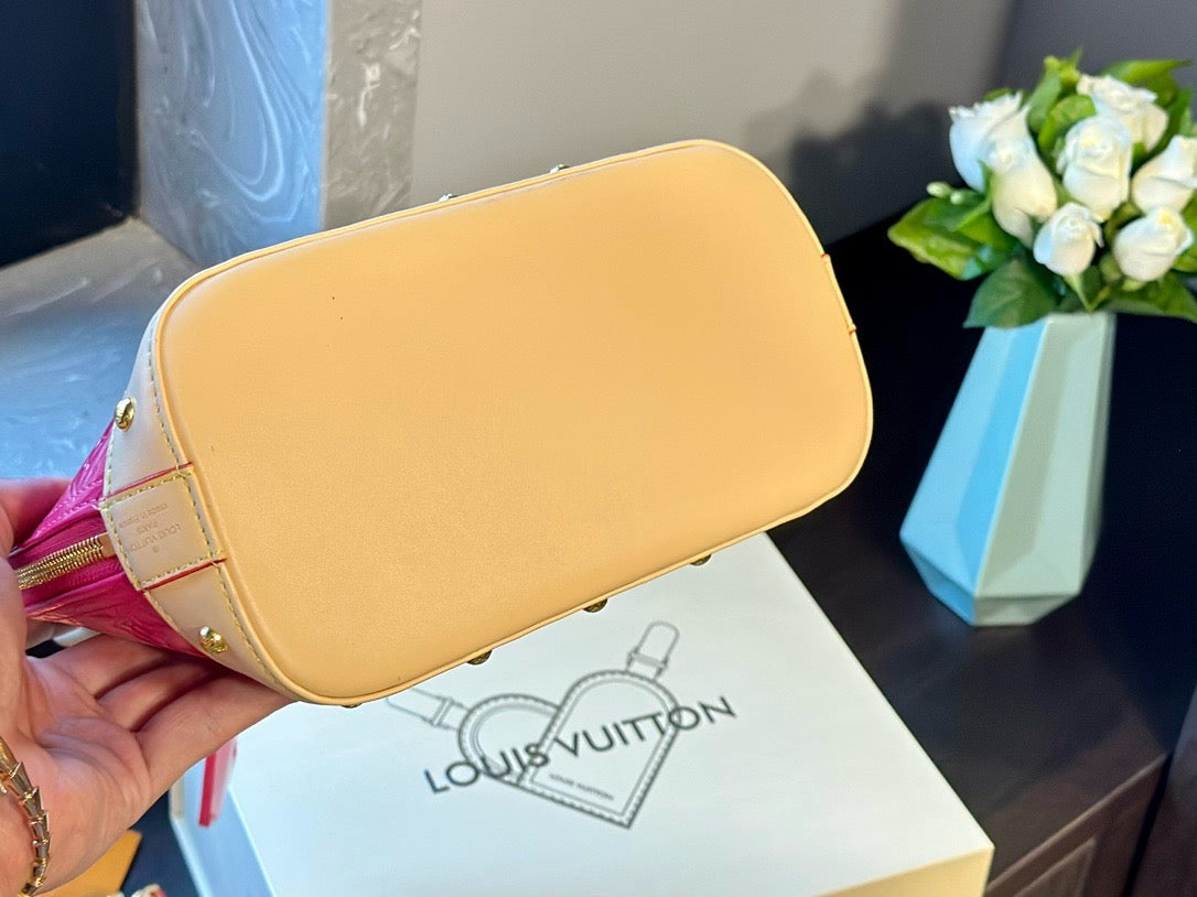 Louis Vuitton M24063 Alma BB