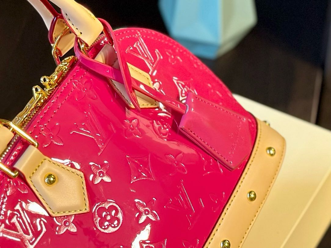 Louis Vuitton M90611 Alma BB