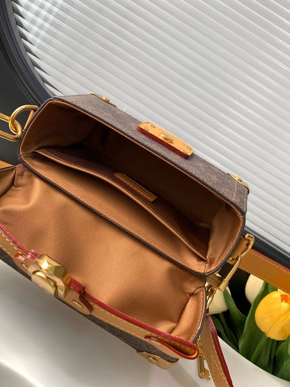 Louis Vuitton M11535 Soul Trunk