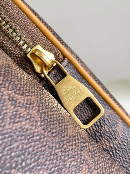 Louis Vuitton M11540 Montsouris Backpack