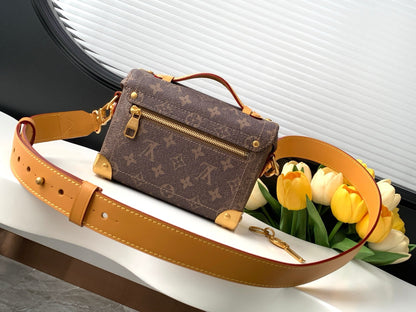 Louis Vuitton M11535 Soul Trunk