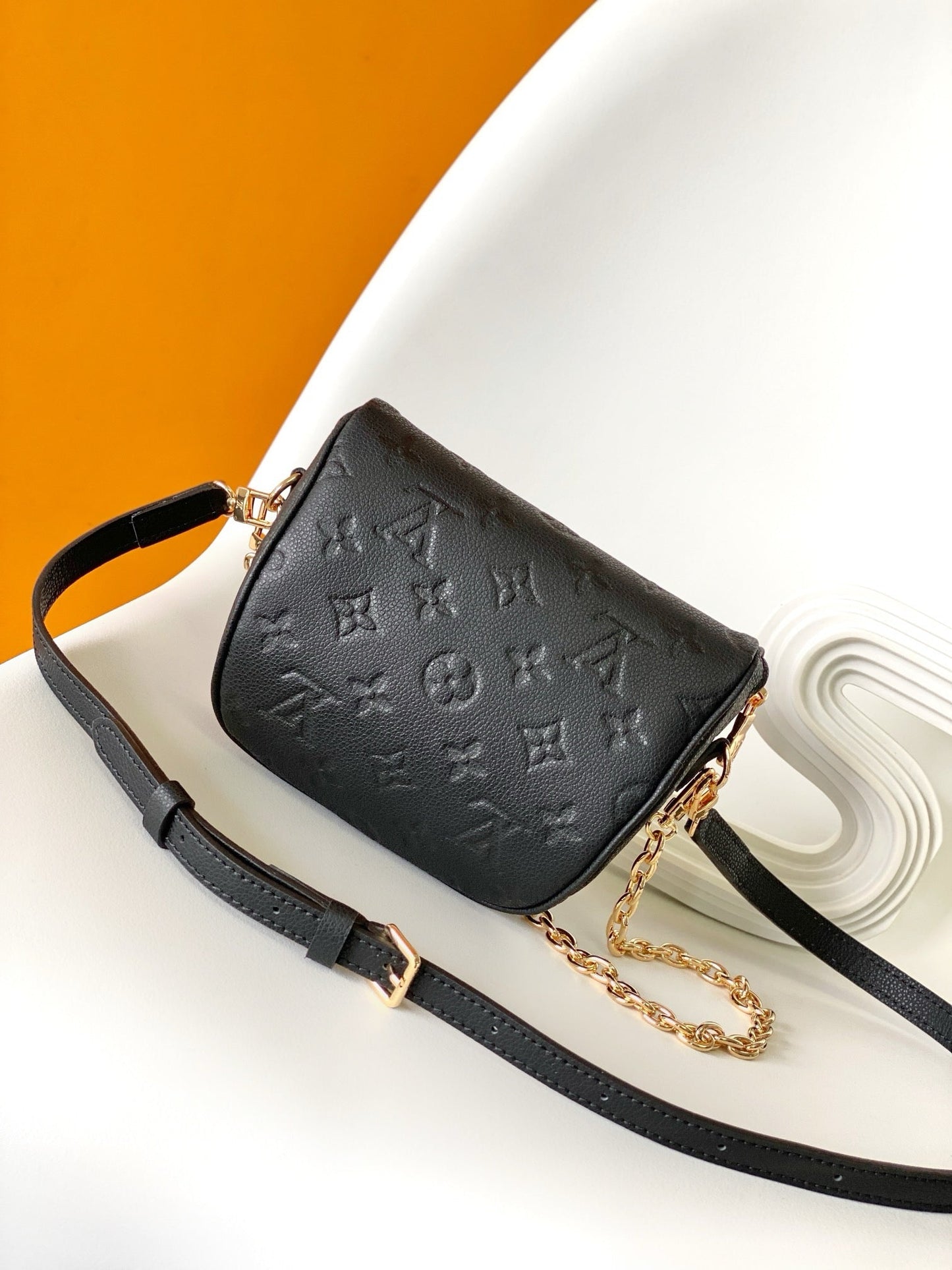 Louis Vuitton M46917 Mini Bumbag