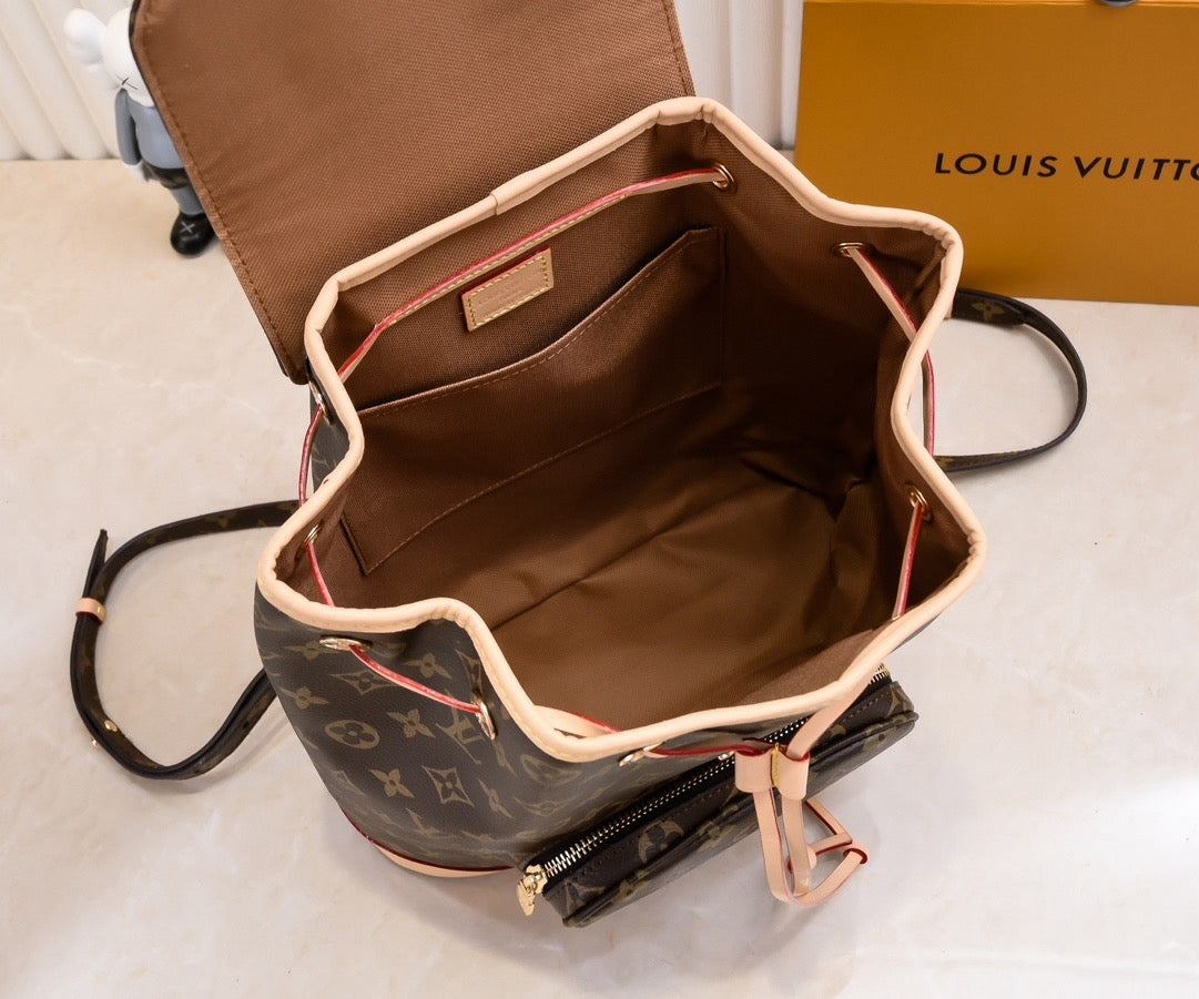 Louis Vuitton M11198 Montsouris PM