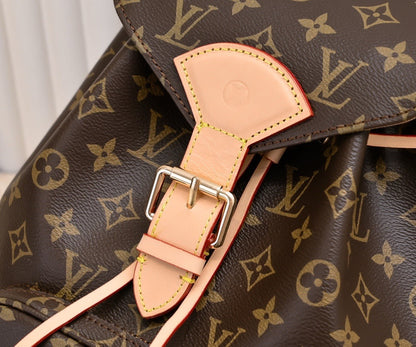 Louis Vuitton M11198 Montsouris PM