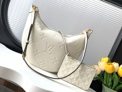 Louis Vuitton M46739 Loop Hobo