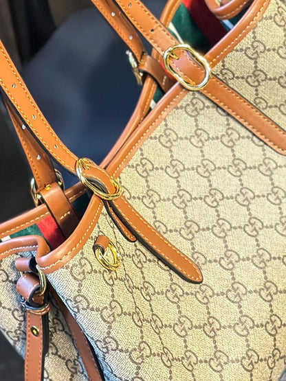 GUCCI GG Emblem medium tote bag