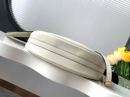 Louis Vuitton M46739 Loop Hobo