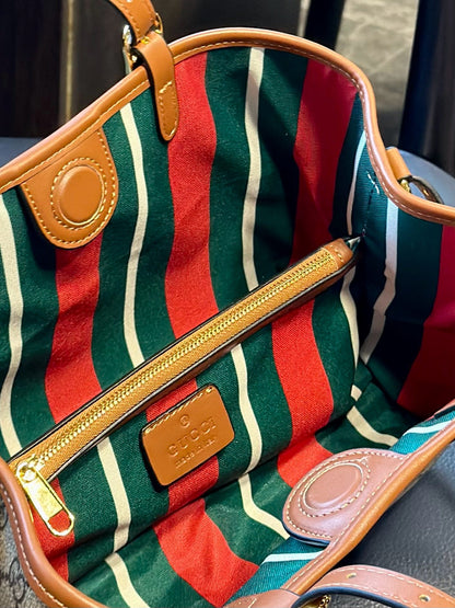GUCCI GG Emblem medium tote bag