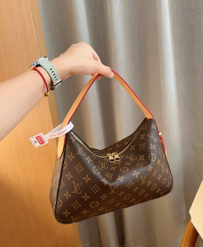 Louis Vuitton M11952 Slouchy PM
