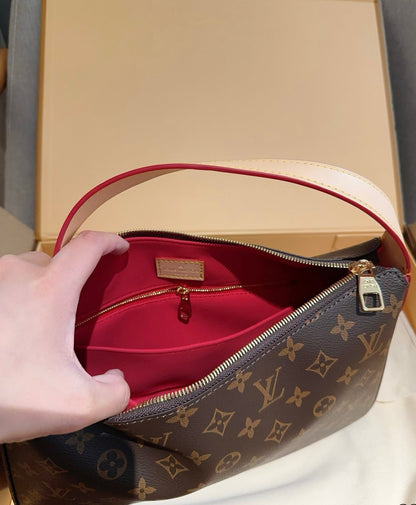 Louis Vuitton M11952 Slouchy PM