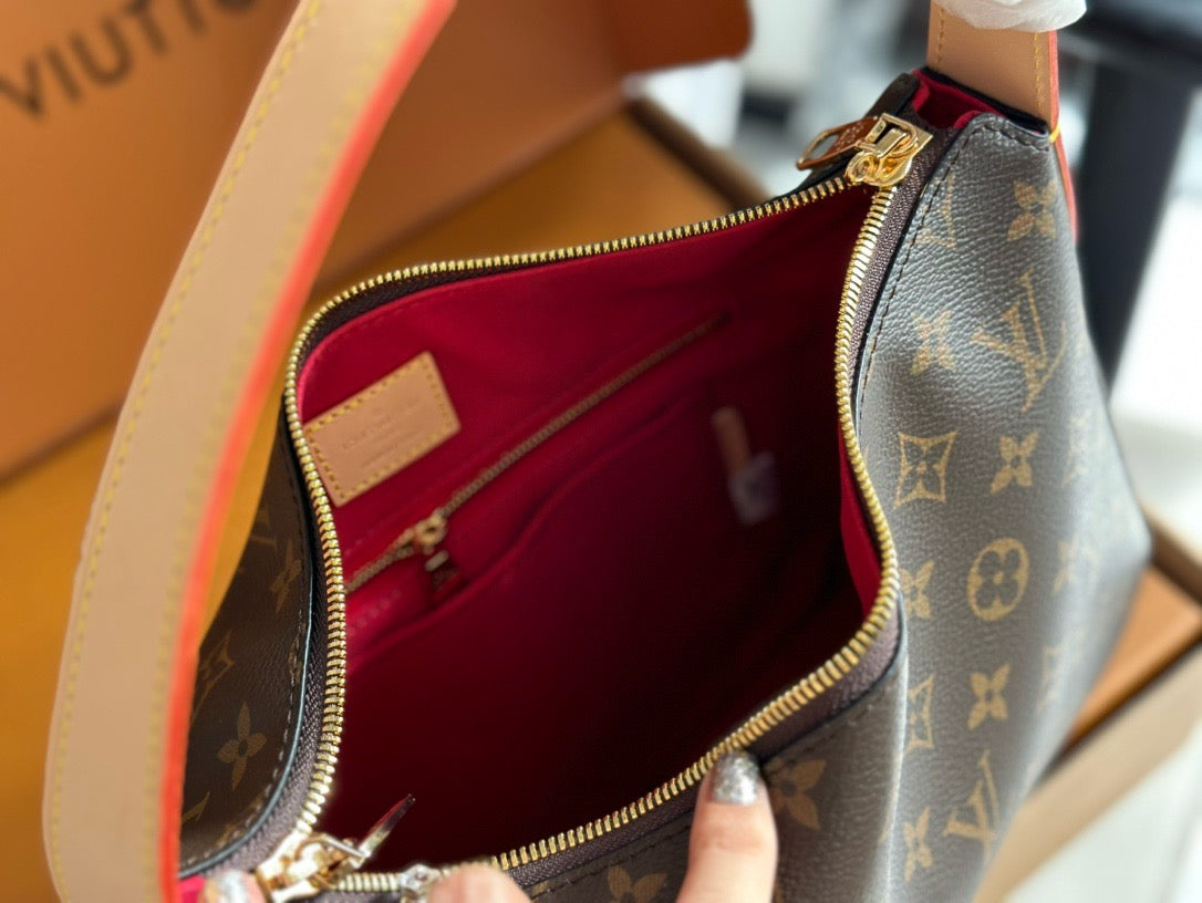 Louis Vuitton M12098 Slouchy MM