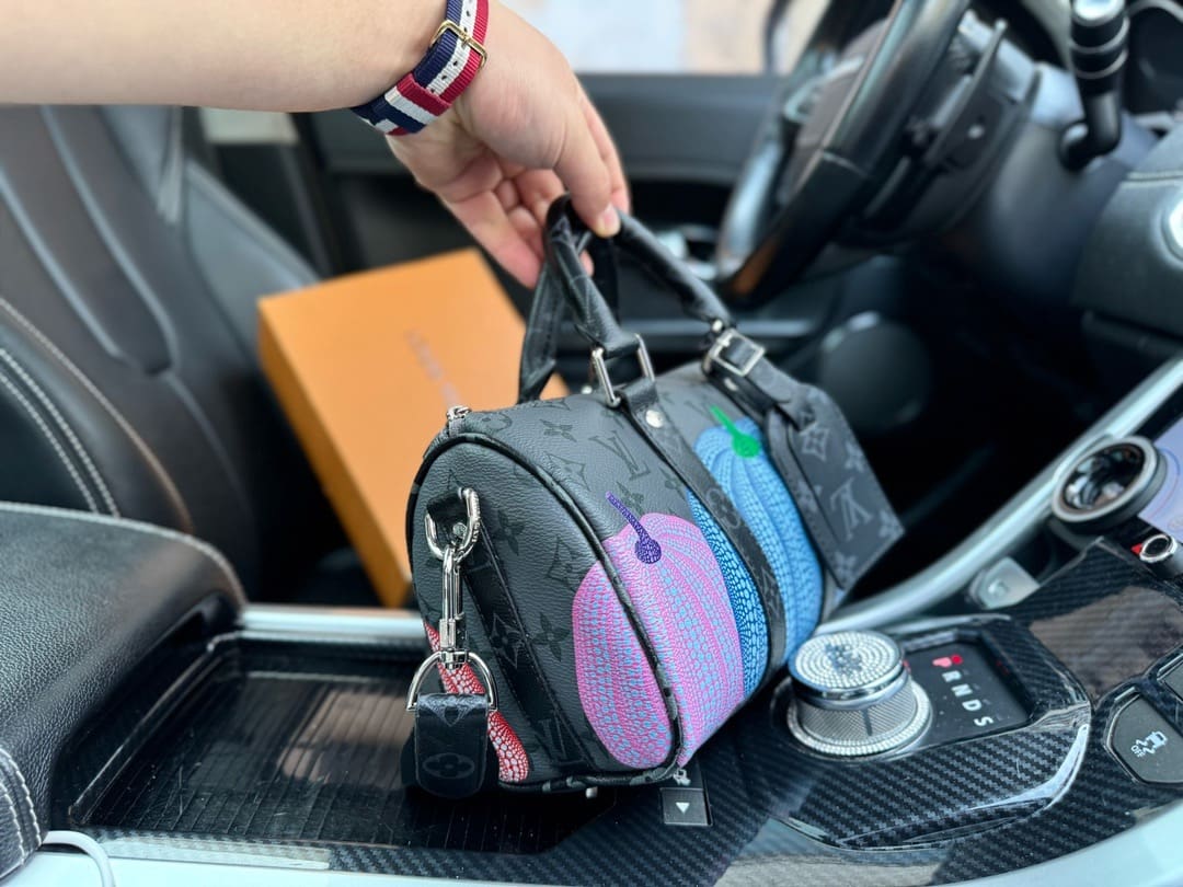 Louis Vuitton x YK Keepall 25 M46437