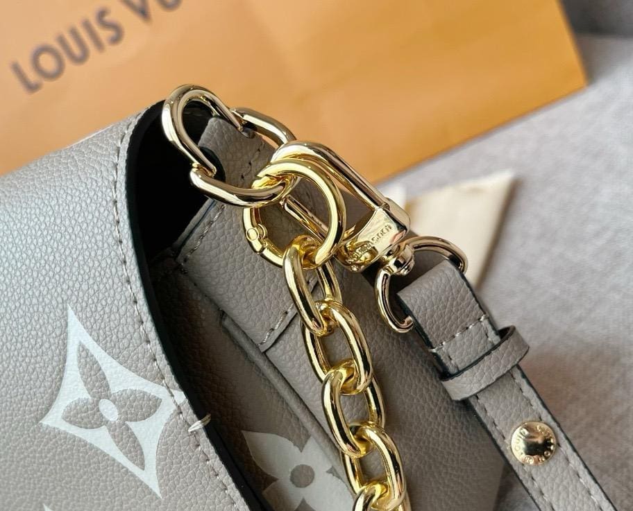 Louis Vuitton M45836 Favourite Bag