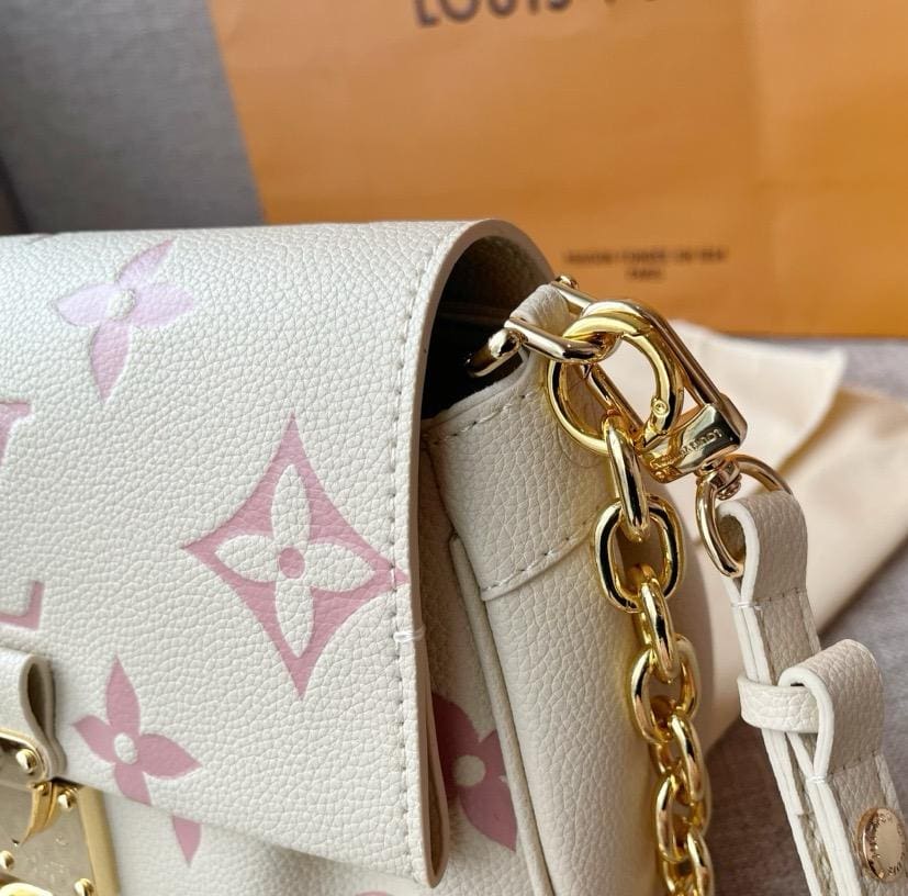 Louis Vuitton M46393 Favourite Bag