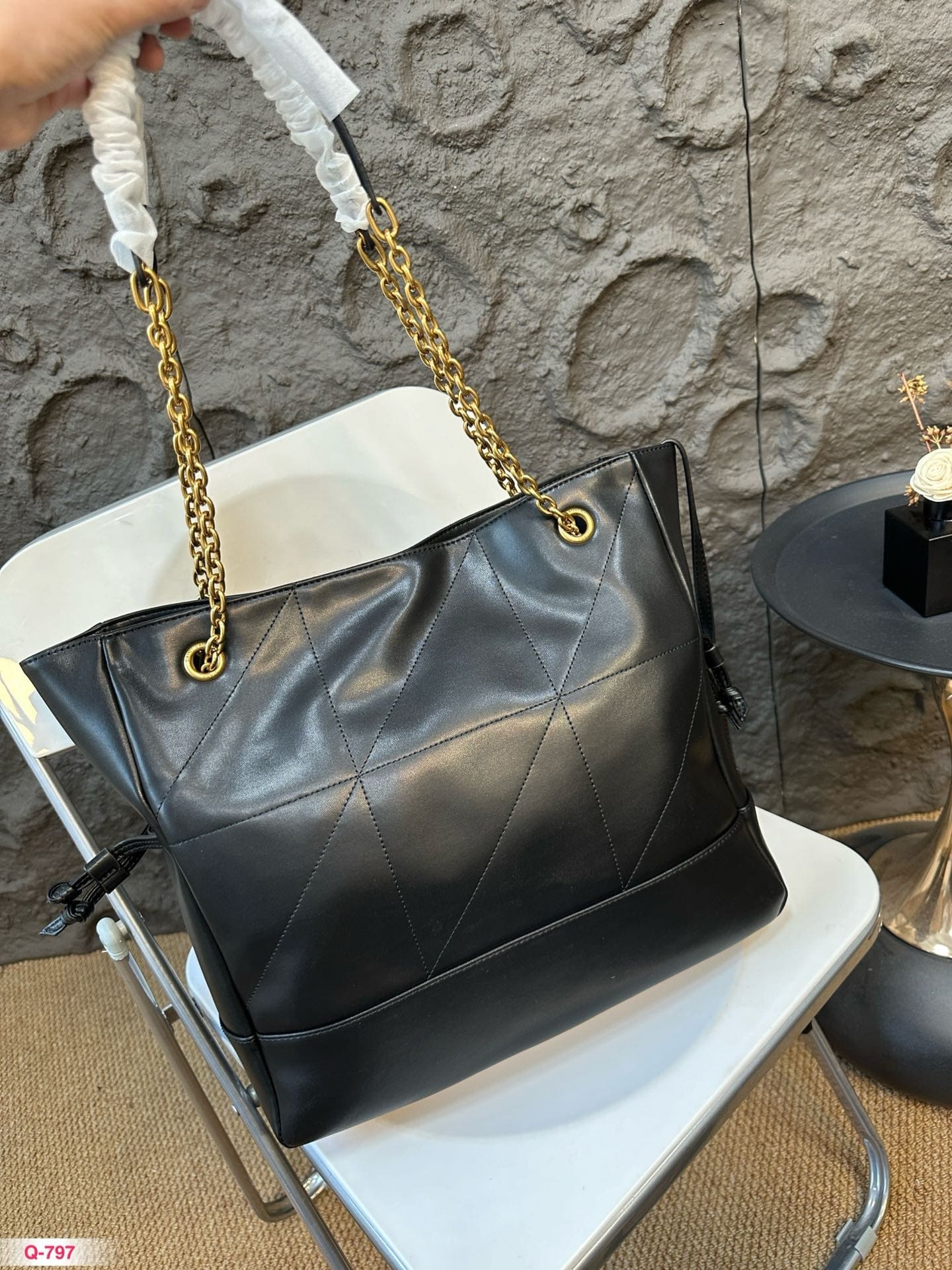 Saint Laurent JAMIE 4.3 SHOPPING in lambskin