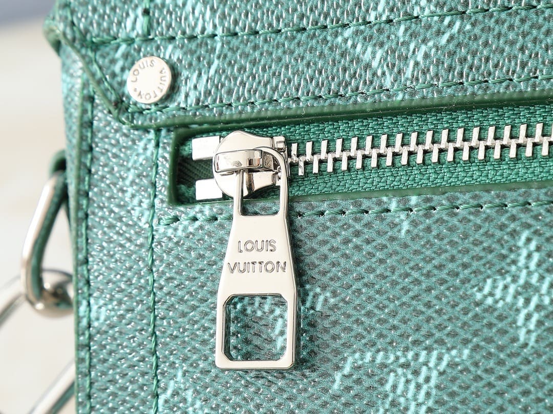 Louis Vuitton M12686 Soul Trunk