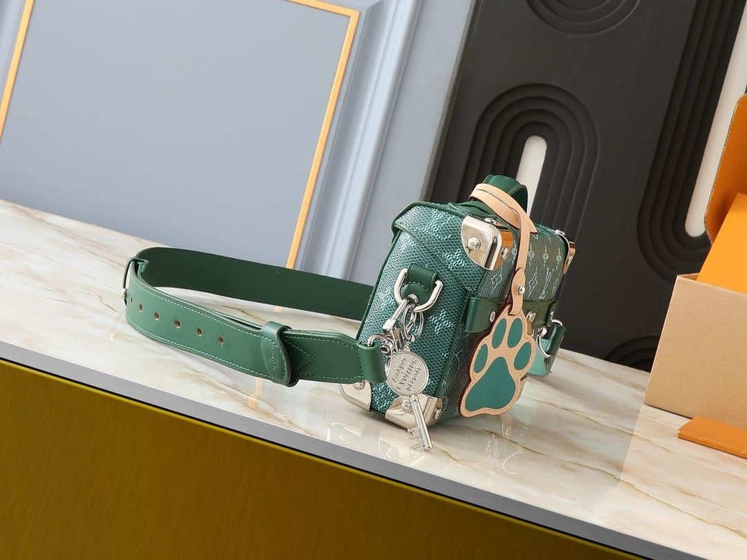 Louis Vuitton M12686 Soul Trunk