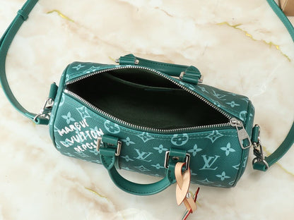 Louis Vuitton M12684 Keepall Bandoulière 25