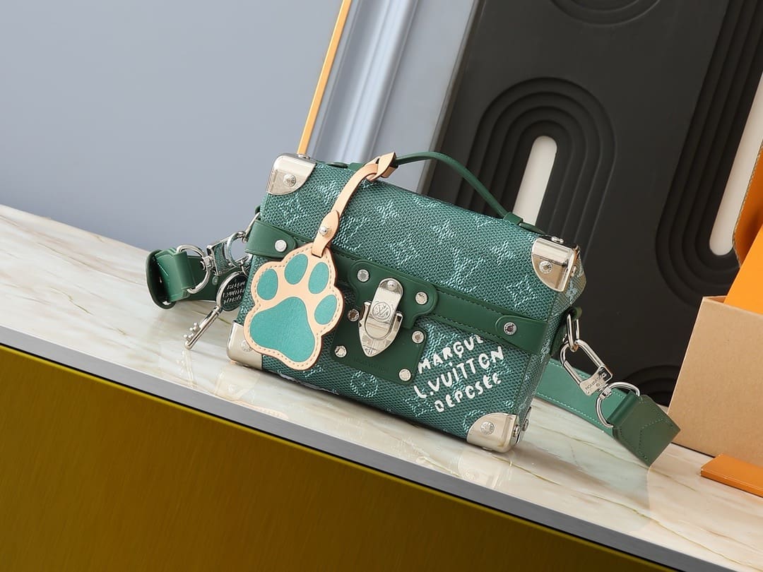 Louis Vuitton M12686 Soul Trunk