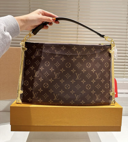 Louis Vuitton M12075 Lucky Trunk