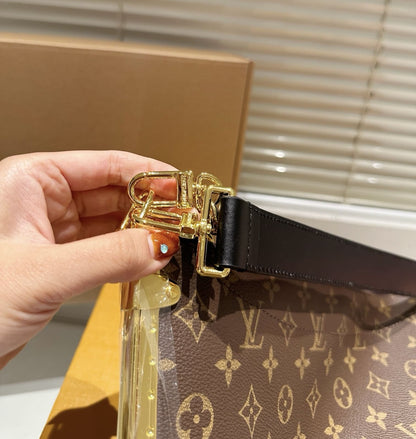 Louis Vuitton M12075 Lucky Trunk