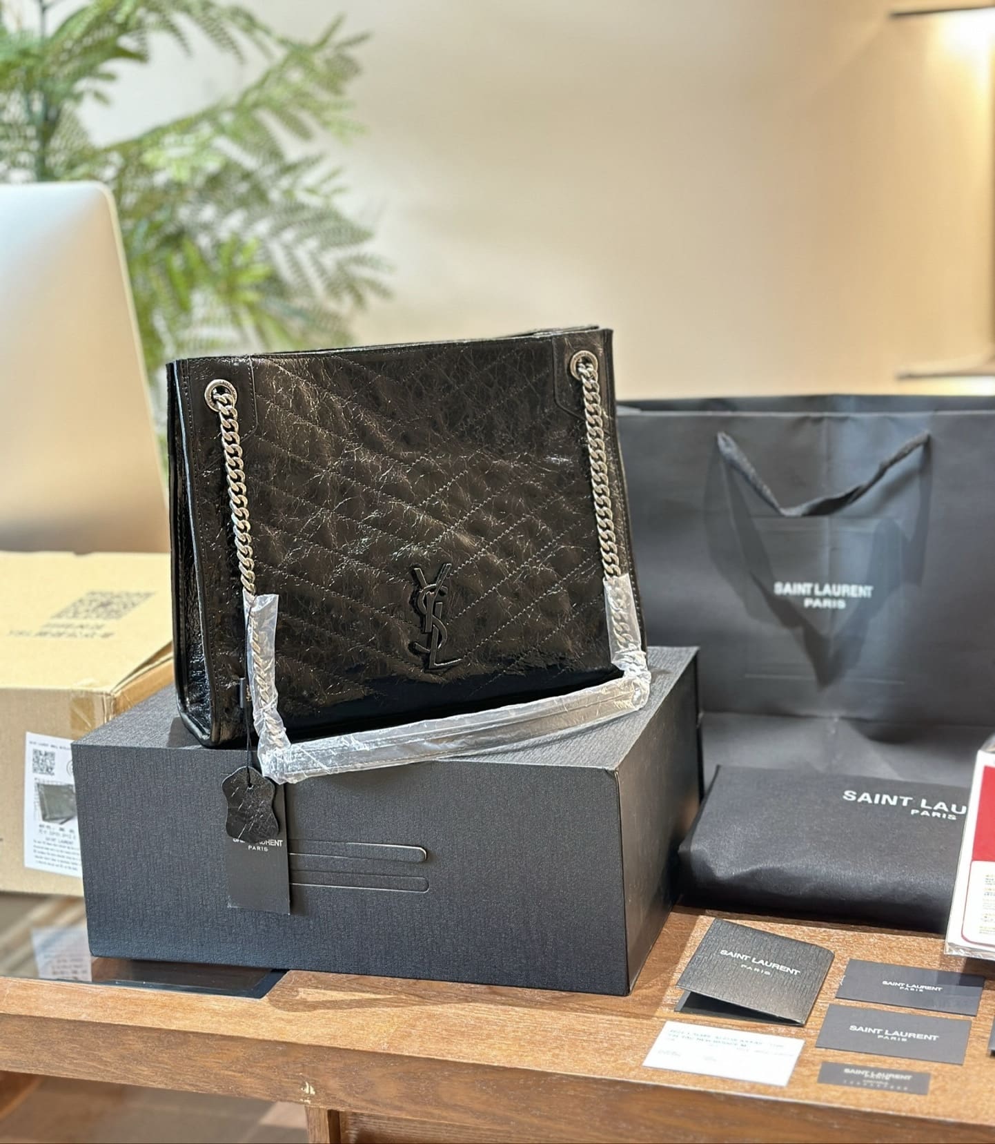 SAINT LAURENT NIKI SHOPPING IN VINTAGE LEATHER