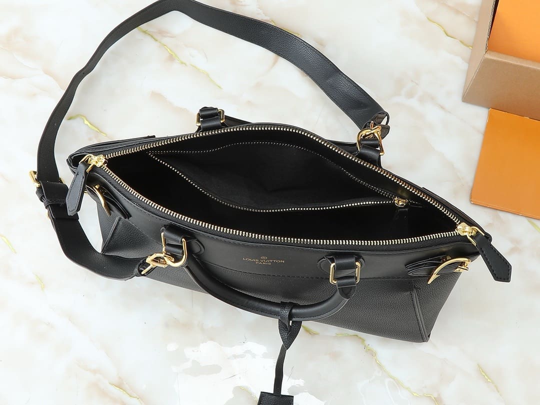 Louis Vuitton M22914 Vendôme MM