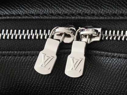 Louis Vuitton M11657 Avenue Messenger