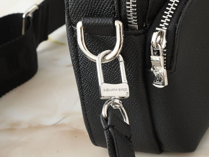 Louis Vuitton M11657 Avenue Messenger