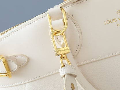 Louis Vuitton M23061 Vendôme MM