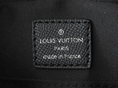 Louis Vuitton M11657 Avenue Messenger