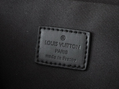 Louis Vuitton M12625 Pulse Messenger