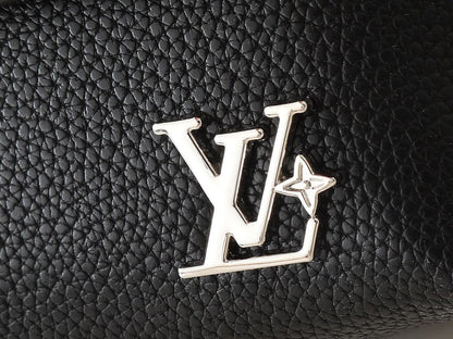 Louis Vuitton M12618 Pulse Wearable Wallet